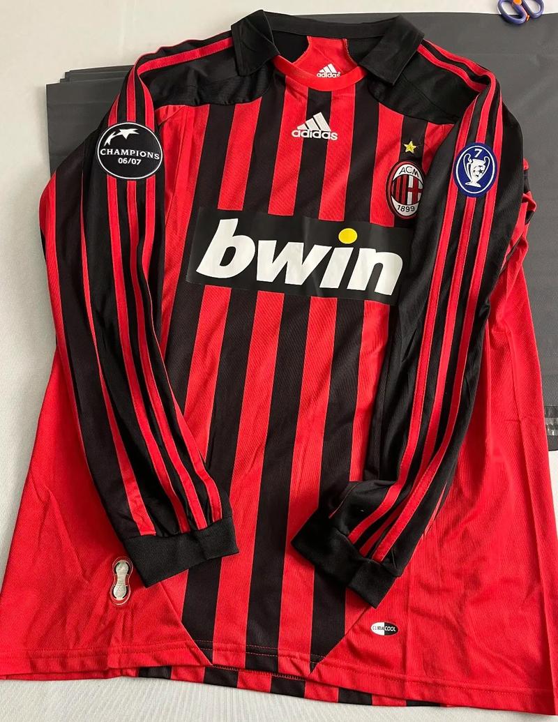 萨拉赫骂街利物浦，曼联传奇鲁尼表示，他和穆帅的处理方式更好