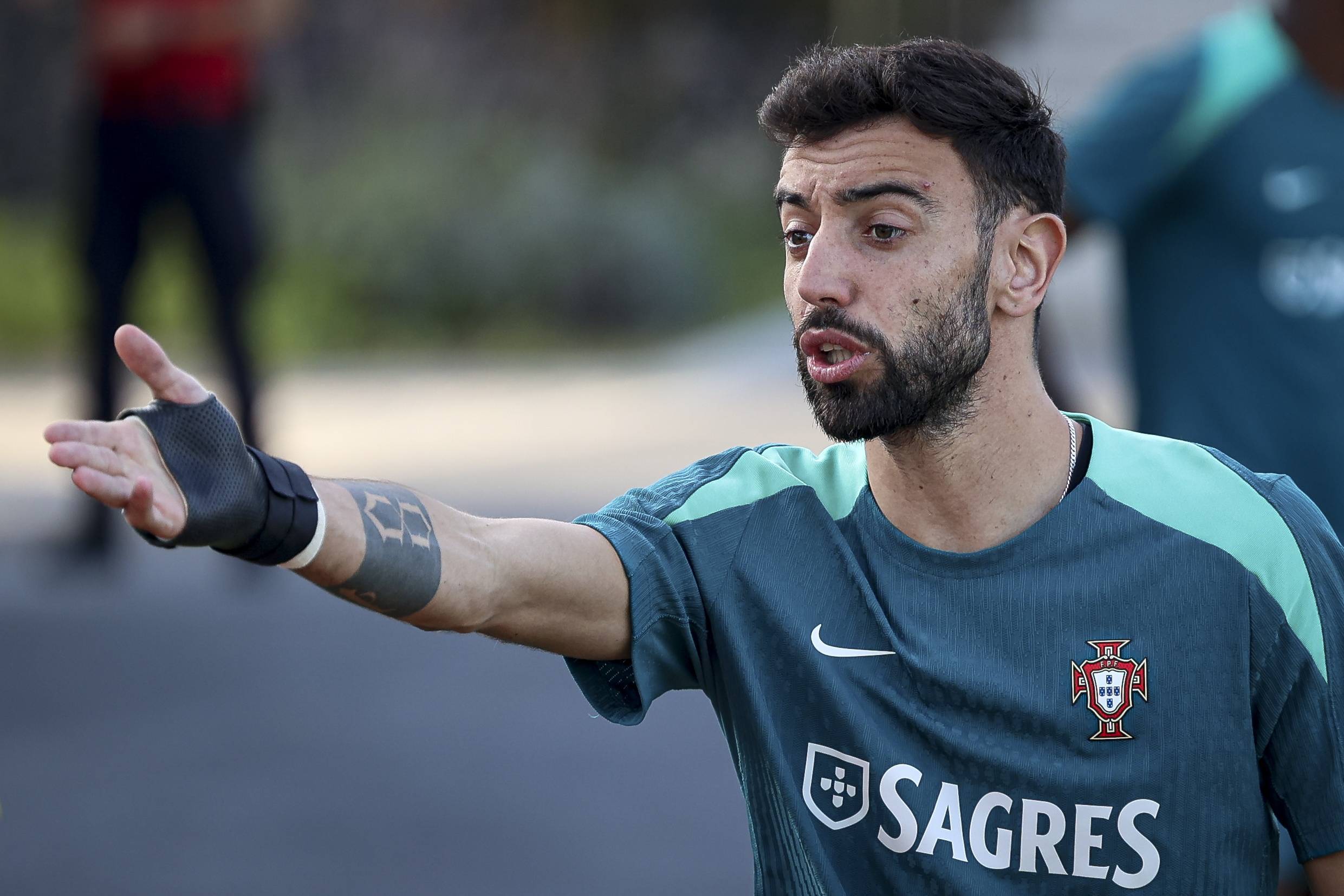 电讯报：纽卡可能无法在冬窗签下阿尔克马尔中场斯密特