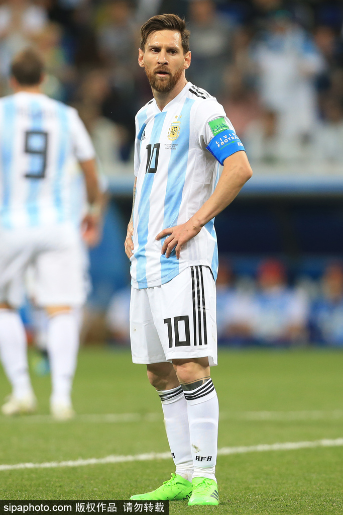 媒体人：邵佳一执教国足后，李昊成为接班颜骏凌的最热门人选