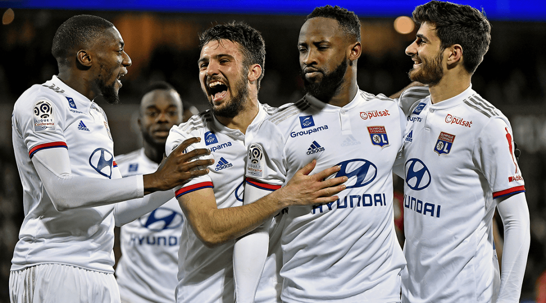 3-0！14亿豪门终结3连平紧追领头羊 神锋两记世界波15轮狂轰16球