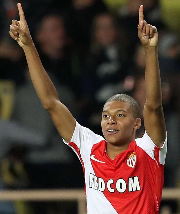 大连人队球迷热情依旧